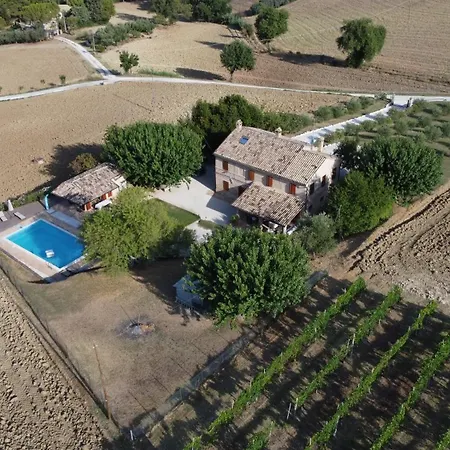 Profumo Delle Marche Bed & Breakfast 3*
